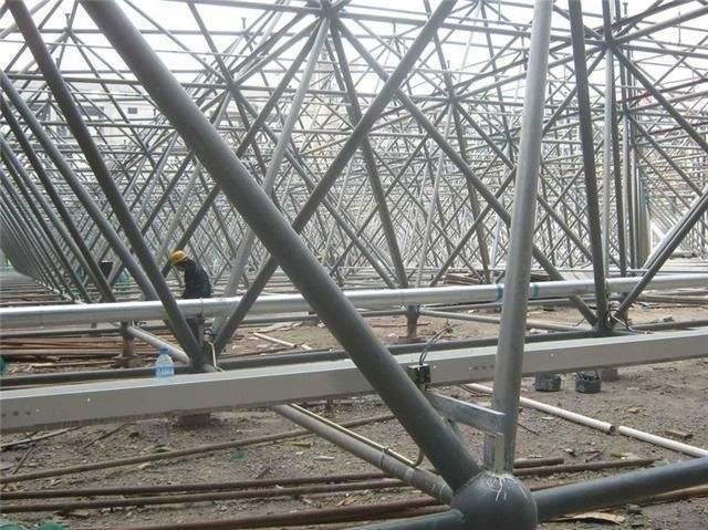 江山盘点螺栓球网架对选材方面的4点要求